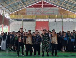 Satgas Pamtas RI-Malaysia Yonarmed 19/Bogani Tanamkan Wawasan Kebangsaan kepada Siswa SMA Negeri 1 Entikong
