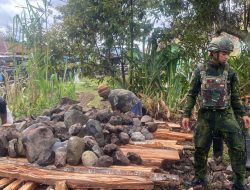 Mempererat Hubungan dengan Masyarakat Walesi, Satgas Pamtas RI-PNG Kewilayahan Yonif 645/Gardatama Yudha Gelar Anjangsana dan Pelayanan Kesehatan