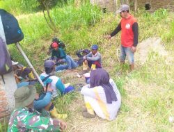 Momen Hangat TMMD 129 Bojonegoro: Ngopi Lesehan di Pinggir Jalan, TNI dan Warga Menyatu Tanpa Jarak