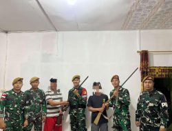 Komsos Efektif, Dua Pucuk Senjata Rakitan Diserahkan Warga kepada Satgas Pamtas RI-Malaysia Yonarmed19 Bogani