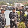 Sambut HUT Kodaeral XIV Ke-1, Prajurit Kodaeral XIV Sorong Aksi Bersih Pantai dan Dermaga