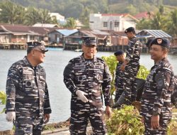 Sambut HUT Kodaeral XIV Ke-1, Prajurit Kodaeral XIV Sorong Aksi Bersih Pantai dan Dermaga