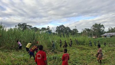 Satgas Yonif 123/Rajawali dan Warga Gotong Royong Sambut HUT Ke-81 RI, Perkuat Nasionalisme di Distrik Suator