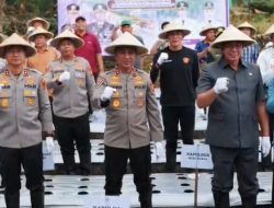 Dukung Ketahanan Pangan Nasional, Kapolda Sumsel dan Wali Kota Pagar Alam Gelar Tanam Perdana Bawang Putih