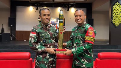 Perkuat Kesiapsiagaan di Tapal Batas, Dankolakopsrem 121/ABW Laksanakan Kunjungan Kerja ke Jajaran Pos Satgas Pamtas Yonarmed 13/Nanggala