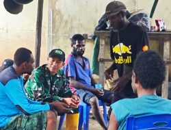 Pererat Silaturahmi, Personel Satgas TMMD ke-129 Serap Aspirasi Warga Kampung Wanam