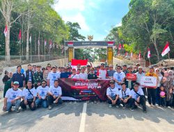 1.000 Bendera Merah Putih Berkibar di PLB Temajuk, Satgas Yonarmed 19/Bogani Kobarkan Nasionalisme di Perbatasan