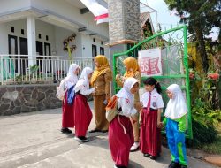 Melalui Inovasi “ESSIDA, Permisi Mang Iki Sasa Senyum Lo”, SDN Sidomulyo 02 Kota Batu Ajak Murid Sopan Santun