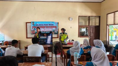 Kenalkan Layanan Digital Kepolisian, Sat Lantas Polres Mesuji Edukasi Pelajar Melalui Aplikasi Siger Lampung Presisi