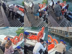 Personel Tourist Police Ditpolairud Polda Papua Barat Daya Berikan Rasa Aman dan Nyaman bagi Wisatawan di Dermaga