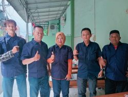 Peduli Kebersamaan, Ketua AJMI Ryan Sinaga Bagikan Seragam Wartawan Liputan Kodam I/BB dan Jajaran