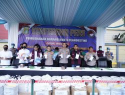 Polres Metro Jakarta Barat Bongkar Jaringan Internasional Pemasok Bahan Baku Narkoba, 7 Tersangka Ditangkap dan Barang Bukti Dimusnahkan