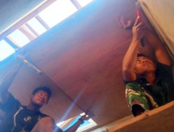 Pemasangan Plafon Dan Atap, Pembangunan MCK TMMD ke-129 di Kampung Wanam Hampir Rampung