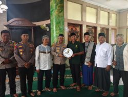 Jaga Jakarta On The Spot, Kapolsek Bekasi Barat Sampaikan Pesan Kamtibmas Usai Sholat Jumat
