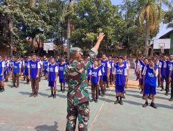 Babinsa Jatisrono Tanamkan Disiplin dan Wawasan Kebangsaan kepada Pelajar