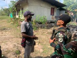 Satgas Yonif 645 Jalin Kebersamaan dengan Masyarakat Lewat Acara Bakar Batu