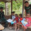 Canda dan Tawa TMMD Ke-129, Kedekatan Satgas TNI dengan Anak-Anak Kampung Sesor Semakin Erat