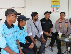 Dukung Program Kapolda Metro Jaya, Polsek Kalideres Sambangi Petugas Parkir Hari Hari Swalayan Melalui Program “Jaga Jakarta On The Spot”
