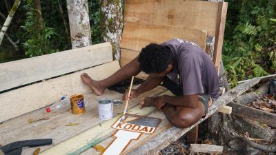 Semangat Tak Kenal Lelah, Satgas TMMD Ke-129 Tuntaskan Finishing Pembersihan Lingkungan Kampung Sesor