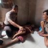 Polri Hadir di Tengah Kesulitan Warga, Bhabinkamtibmas Aiptu Suyatno Sambangi Lansia Sakit Menahun