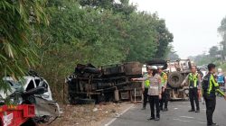Kecelakaan Maut Libatkan Truk dan Minibus di Prabumulih, Tiga Orang Dilaporkan Meninggal Dunia