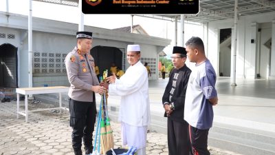 Polres Pidie Semarakkan HUT RI ke 81 lewat Bakti Religi dan Gotong Royong Bersama Masyarakat