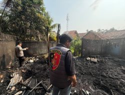 Respons Cepat Call Center 110, Polres Prabumulih Cegah Kebakaran Menjalar ke Permukiman Warga