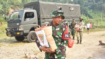 Satgas Pamtas RI-Malaysia Yonarmed 19/Bogani Gelar Jumat Peduli