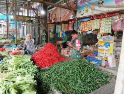 Babinsa Turun ke Pasar, Harga Cabai hingga Beras Dipantau Langsung