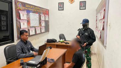 Gagalkan Penyelundupan di Jalur Tikus, Ambush Satgas Yonarmed 13/Nanggala Amankan 48 Botol Minuman Keras Ilegal di Perbatasan