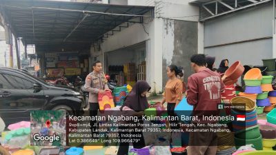 Saat Patroli, Polisi Ngabang Temui Warga Berbelanja dan Sampaikan Imbauan