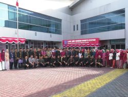 Semarak! Pegawai Kemenkum Aceh Kompak Berbalut Wastra Nusantara di Upacara HUT ke-81 RI