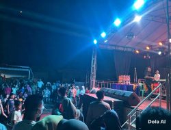 Sat Samapta Polres Mesuji Amankan Konser Musik Malam Puncak HUT RI ke-81 di Alun-Alun Simpang Pematang