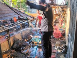 Dipicu Obat Nyamuk Bakar, Rumah Warga di Lingsar Dilalap si-Jago Merah