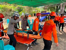Hari Ke-6 Pascagempa, Polri Terus Bergerak: Brimob dan Bantuan Logistik Konsisten Dikirim ke NTT