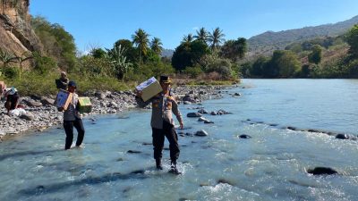 Menembus Jalan Terjal, Polri Hadir Membawa Harapan: Kapolres Nagekeo Salurkan Bantuan Kapolda NTT untuk Warga Terdampak Gempa
