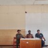 Satgas Yonif 645/GTY Bersama Masyarakat Jaga Kenyamanan dan Keindahan Lingkungan Distrik Lewat Gotong Royong