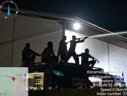 Sigap Tangani Karhutla, Personel BKO Ditsamapta dan Polsek Pemulutan Padamkan Titik Api