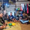 Satgas Pamtas RI-Malaysia Yonarmed 19/Bogani Terima Sukarela Dua Senjata Rakitan dan Sisik Trenggiling dari Warga Perbatasan