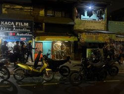 Brimob Polda Metro Jaya Patroli Jaktim, 5 Pemuda Diduga Bawa Tembakau Sinte Diamankan