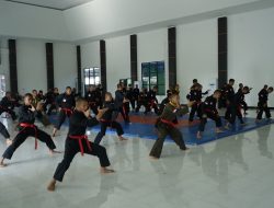 Memasuki Hari ke-42, Prajurit Korem 143/HO Terus Asah Kemampuan Pencak Silat Militer