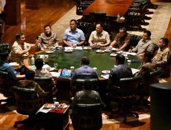 Presiden Prabowo Bahas Penguatan Penanganan Karhutla Kalimantan dan Pascagempa NTT di Hambalang