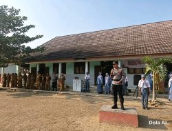 Kabag SDM Polres Mesuji Jadi Pembina Upacara di SMAN 2 Simpang Pematang, Tanamkan Disiplin dan Cinta Tanah Air