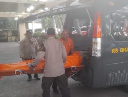 Satu Meninggal Dunia, Satu Keluarga WNA Terseret Arus di Pantai Kerandangan II