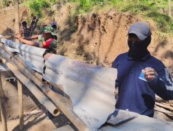 Babinsa Karanggede Turun Langsung, Dukung Percepatan Pembangunan Jembatan Perintis Garuda