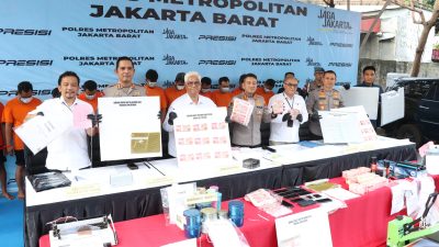 Polres Jakbar dan Polsek Metro Tamansari Bongkar Sindikat Uang Palsu, 11 Tersangka Ditangkap dan 15.610 Lembar Upal Hingga Alat Cetak Disita
