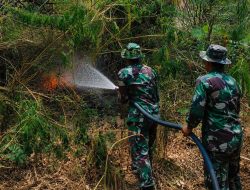 Regu Damkar Kodim 0728/Wonogiri Padamkan Kobaran Api di Dua Lokasi
