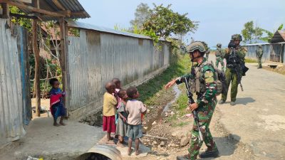Marinir Sahabat Rakyat, Patroli Humanis Mengukir Kebahagiaan di Obano