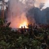 Kodam XVIII/Kasuari, Bersama Tim Gabungan Kendalikan Karhutla di Kampung Unggi
