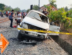 Respons Cepat Polres Prabumulih Tangani Kecelakaan Kereta Api dan Minibus di Pelintasan Tanpa Palang